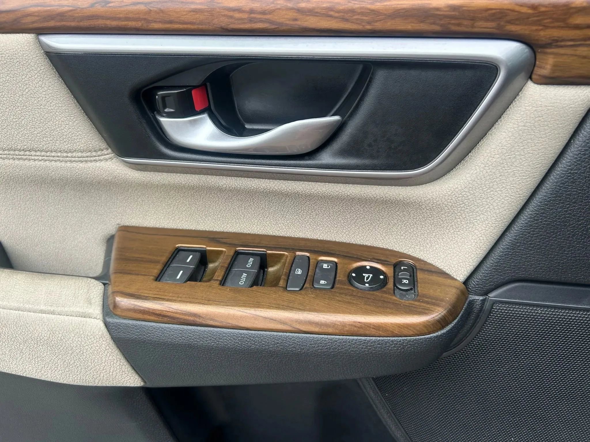 Used 2019 Honda CR-V EX image 28