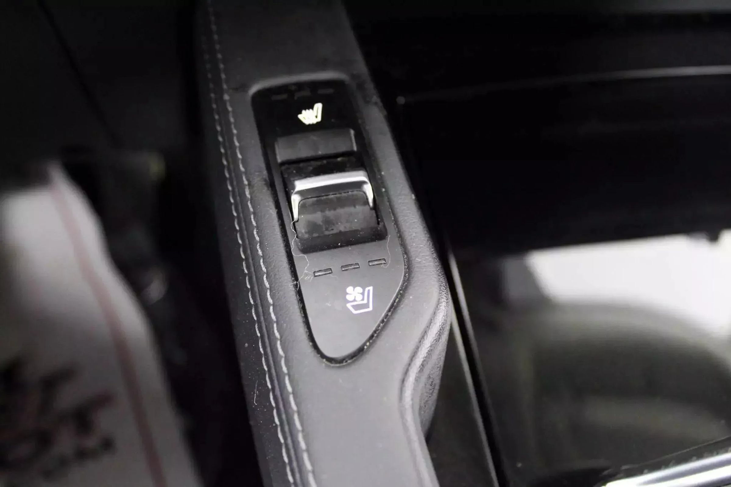 Used 2022 Kia Telluride EX w/ EX Premium Package FWD image 26
