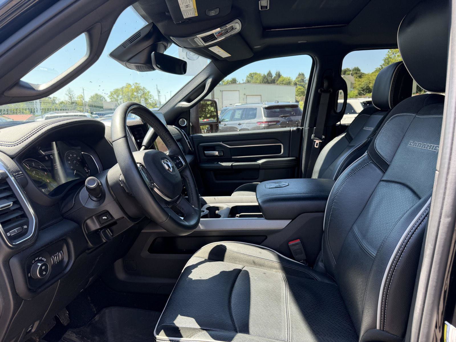 Used 2025 RAM 2500 Laramie AWD/4WD image 9