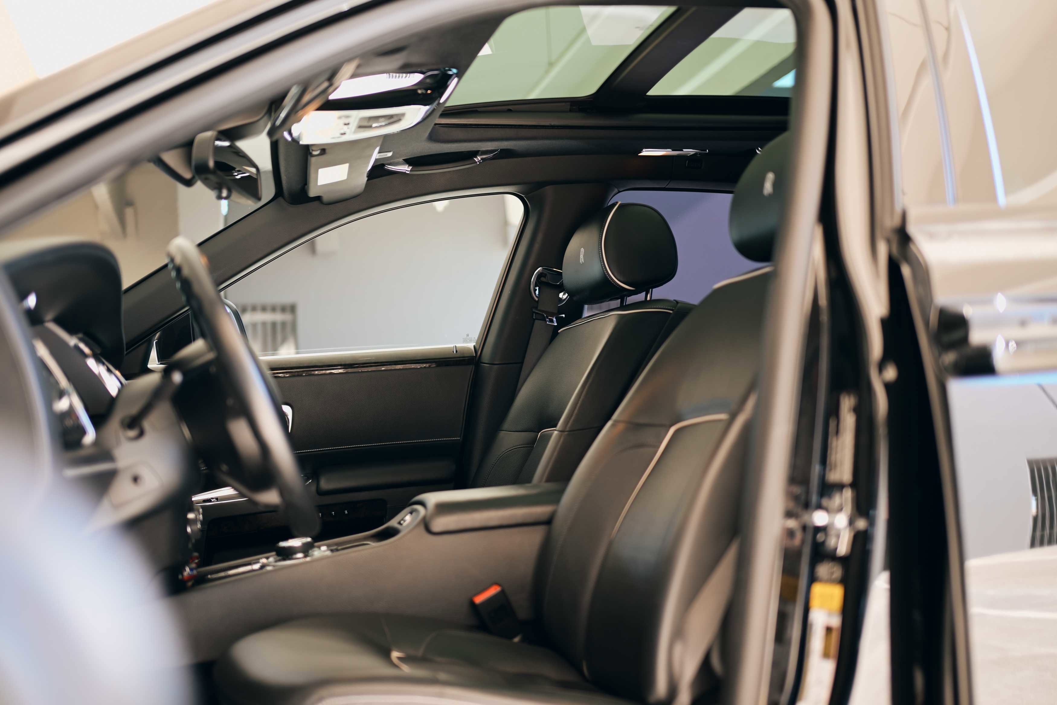 Used 2014 Rolls-Royce Ghost image 12