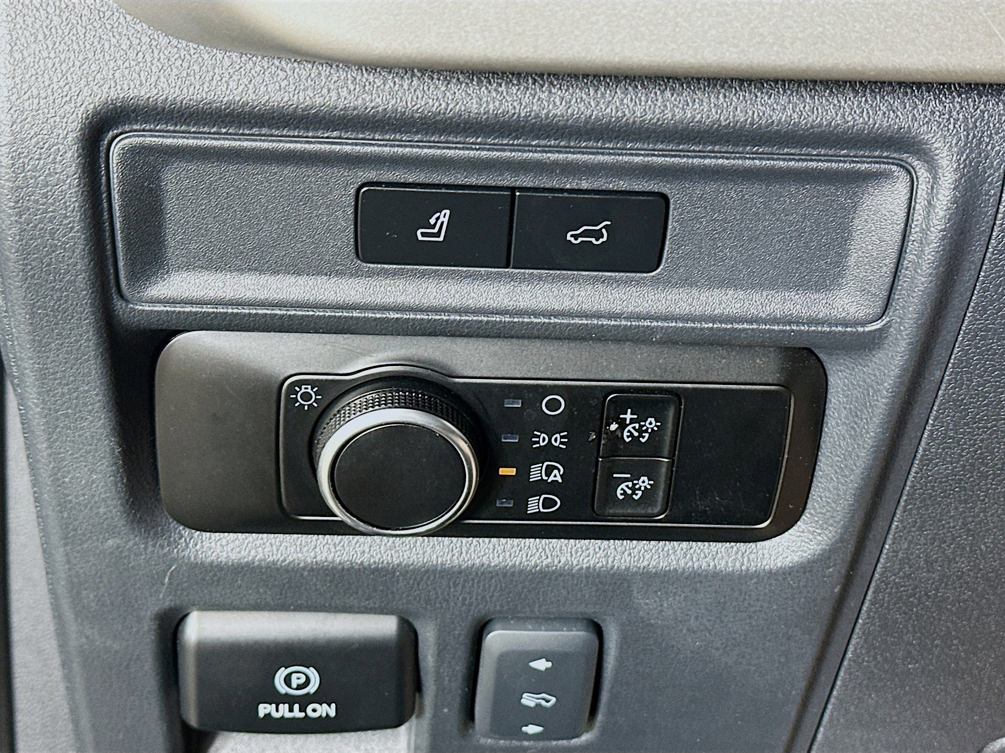 Used 2024 Ford Expedition XLT image 17