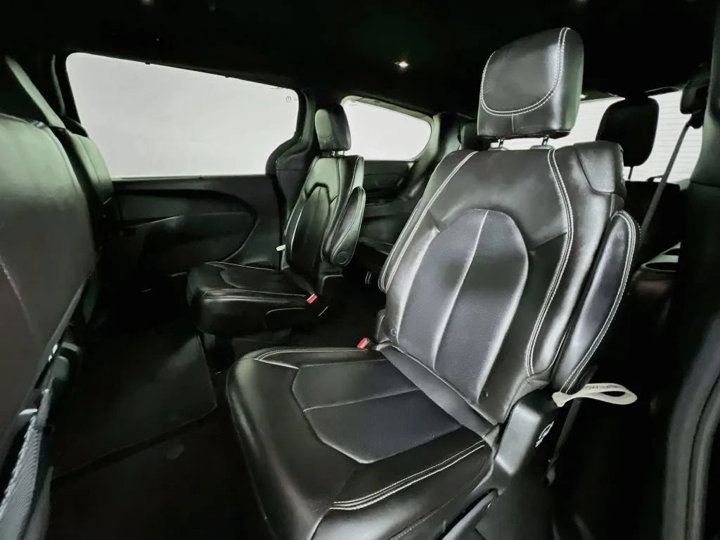 Used 2026 Chrysler Pacifica Select FWD image 24
