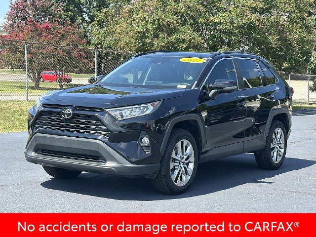 Used 2021 Toyota RAV4 XLE Premium FWD image 3