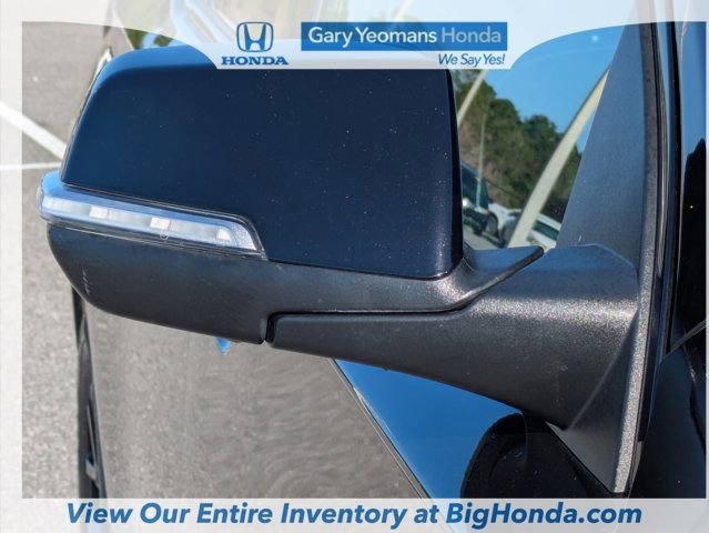 Used 2023 Chevrolet Traverse Premier w/ Redline Edition image 13