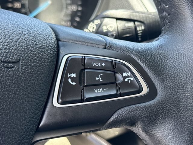 Used 2019 Ford Escape Titanium w/ U0J03 - Titanium Tow Package FWD image 37