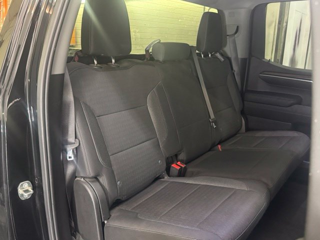 Used 2023 Chevrolet Silverado 1500 LT AWD/4WD image 25