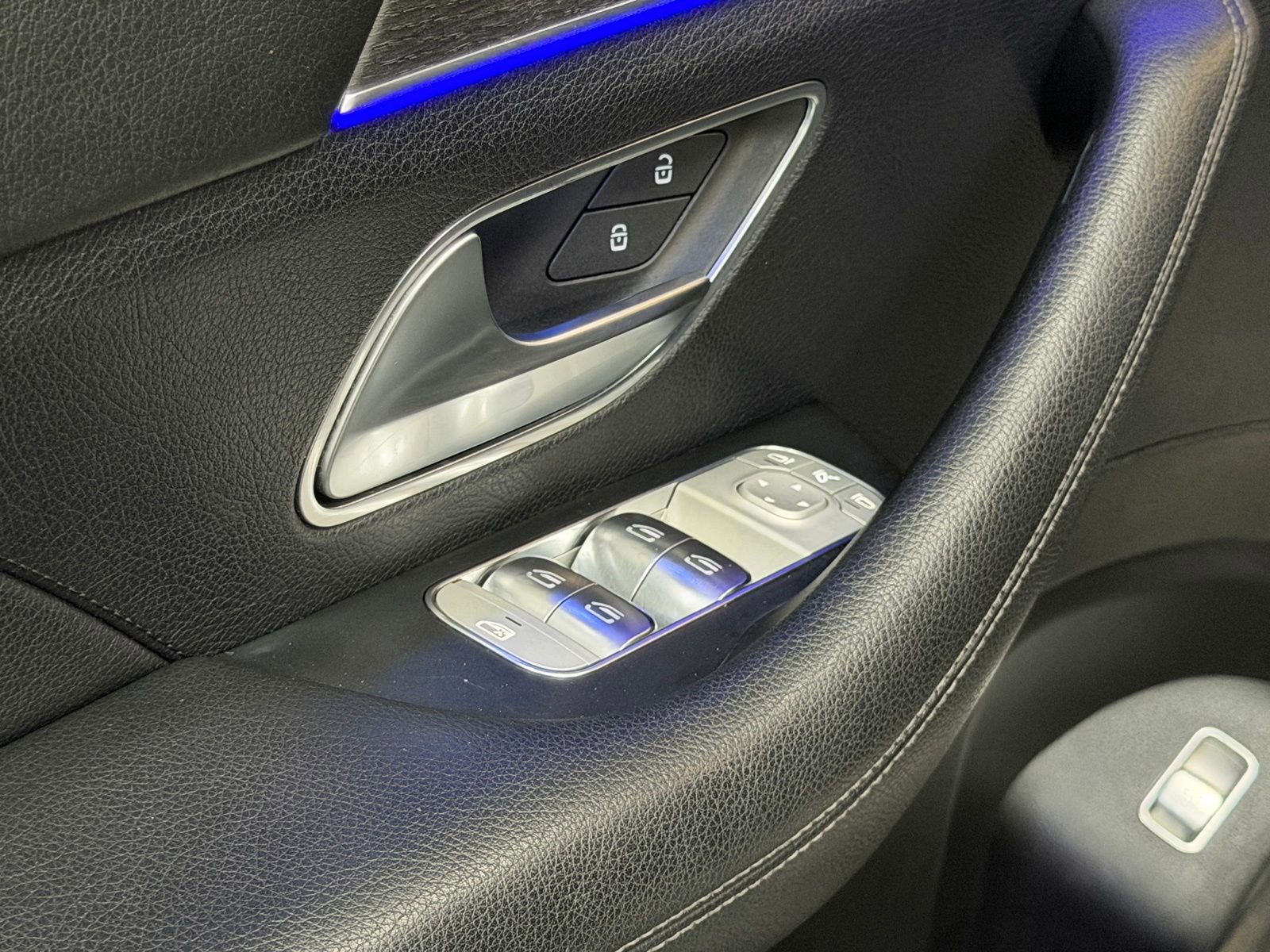 Certified 2020 Mercedes-Benz GLE 350 4MATIC image 23