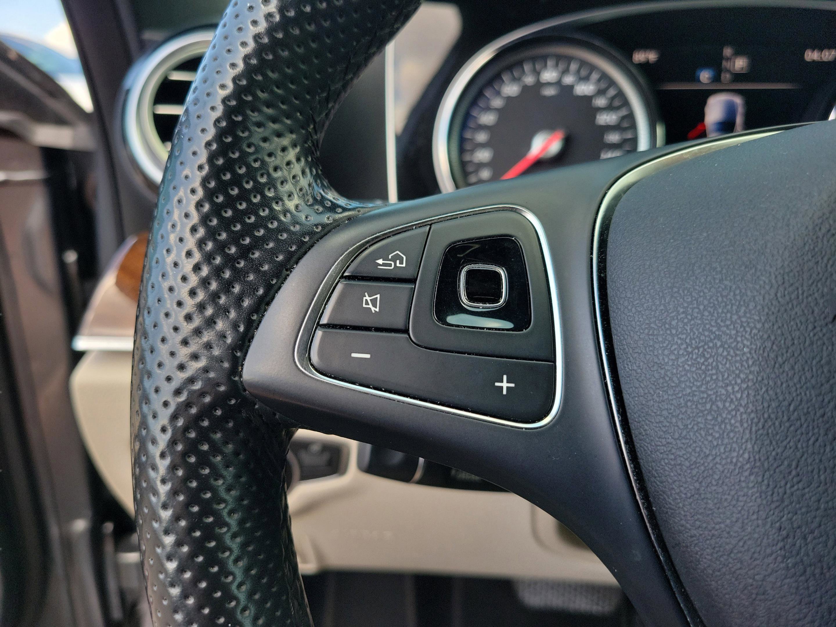 Used 2017 Mercedes-Benz E 300 4MATIC image 24