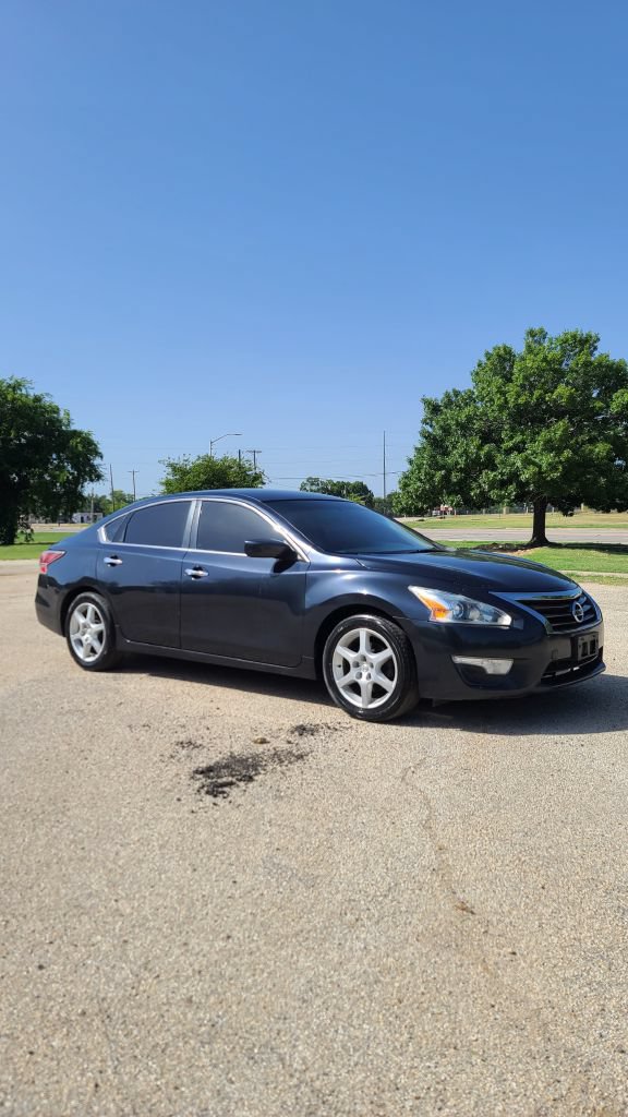 Used 2015 Nissan Altima 2.5 S w/ Power Driver Seat Package FWD image 2