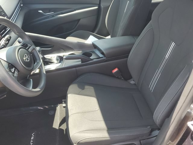 Used 2022 Hyundai Elantra SEL w/ Preferred Accessory Package FWD image 16