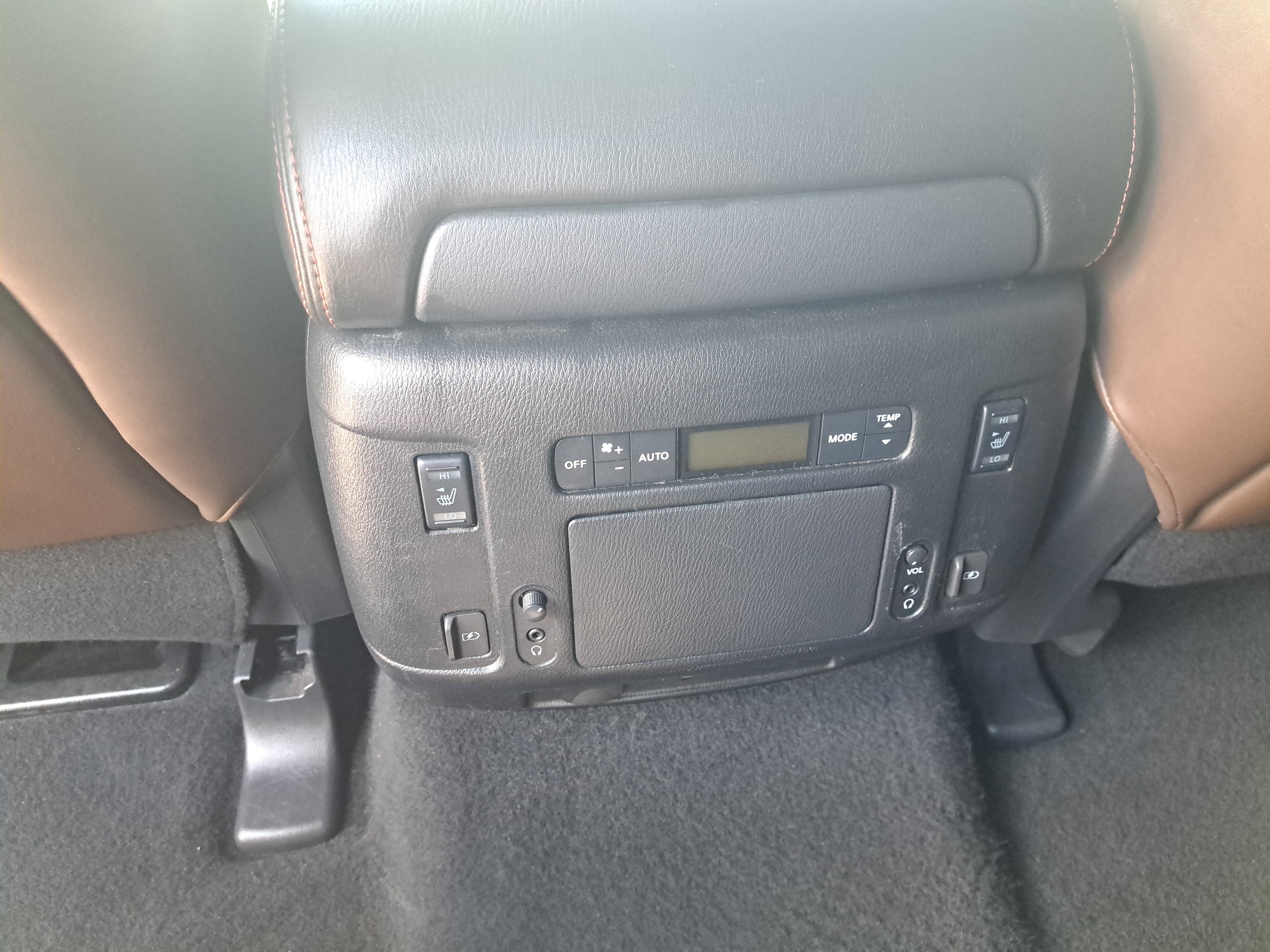 Certified 2019 Nissan Armada Platinum w/ Captain's Chairs Package image 15