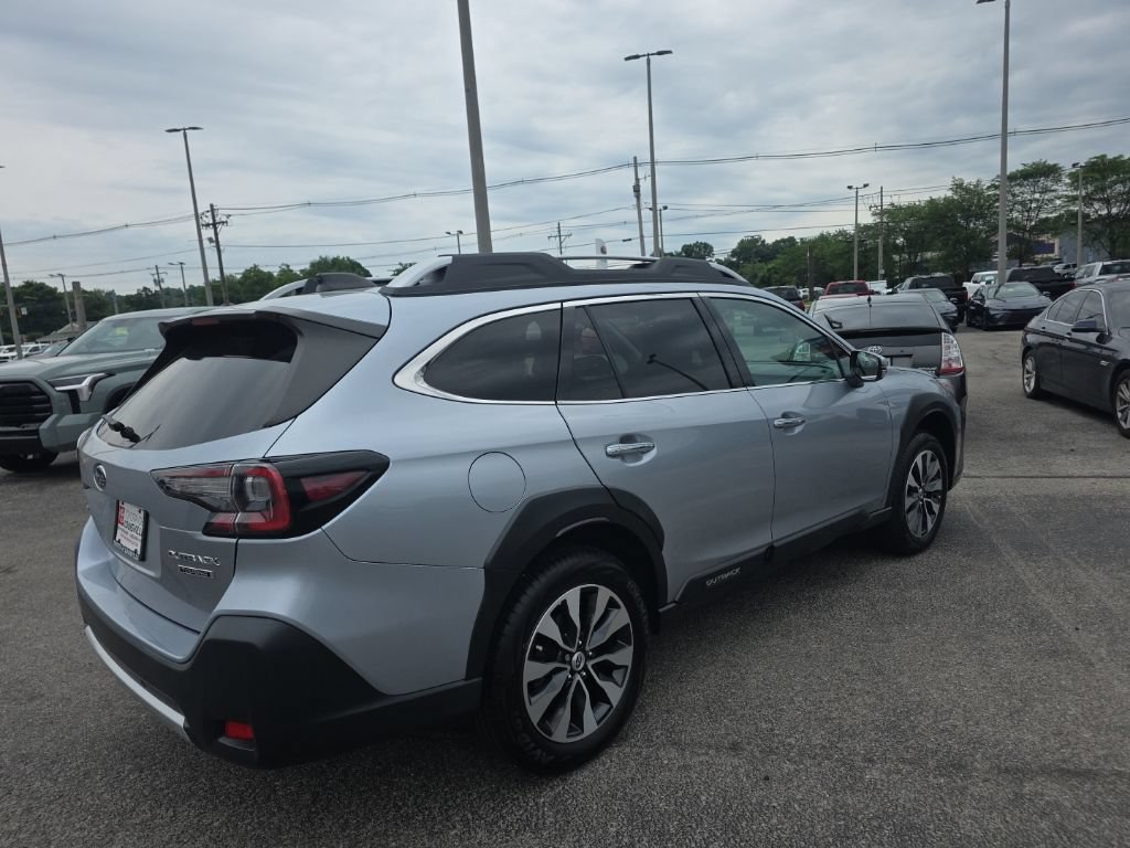 Used 2023 Subaru Outback Touring AWD/4WD image 5