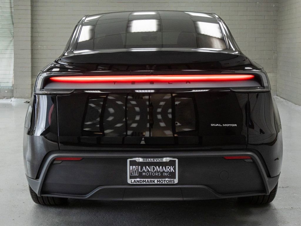 Used 2026 Tesla Model Y Long Range AWD/4WD image 26