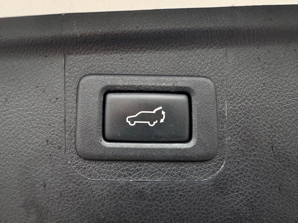 Used 2018 Subaru Outback 2.5i Premium AWD/4WD image 12