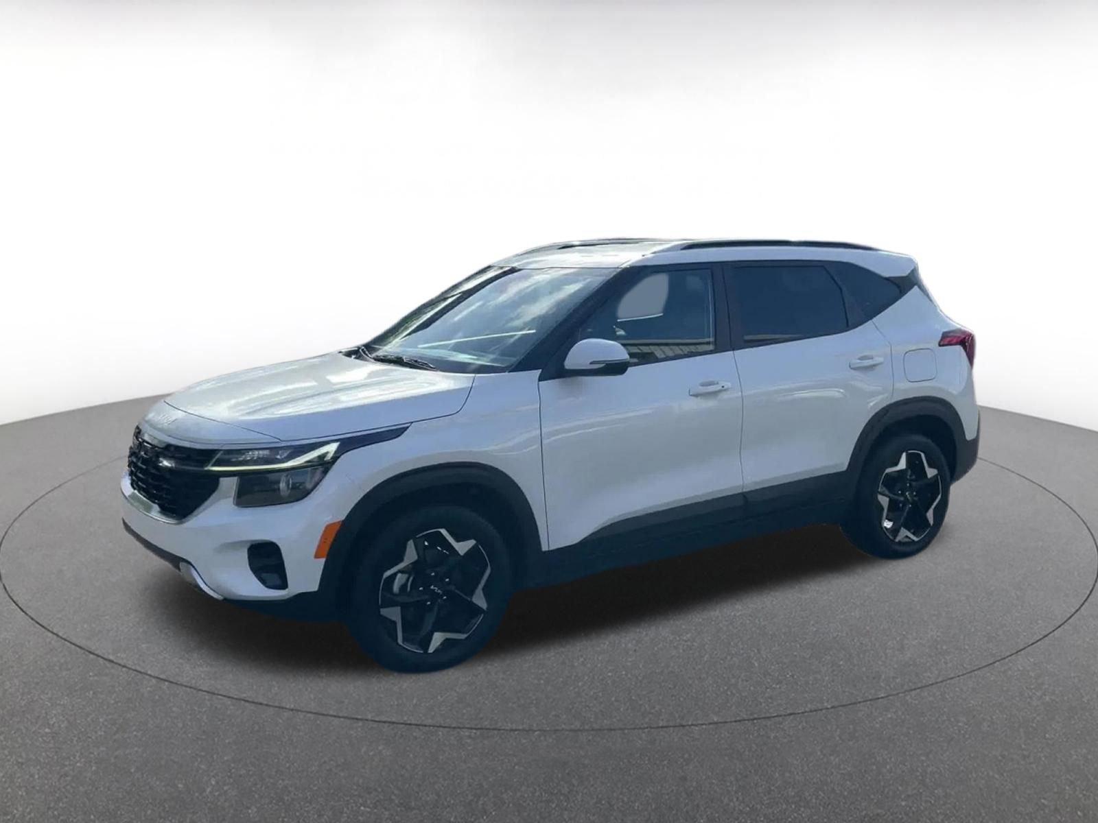 Used 2025 Kia Seltos S FWD image 7