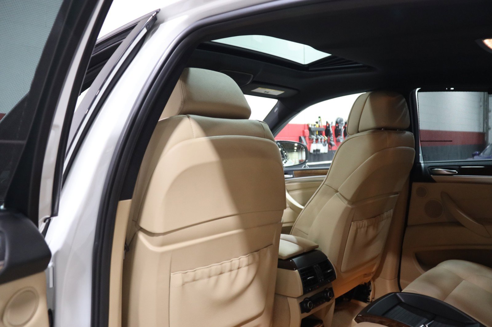 Used 2014 BMW X6 xDrive50i image 41