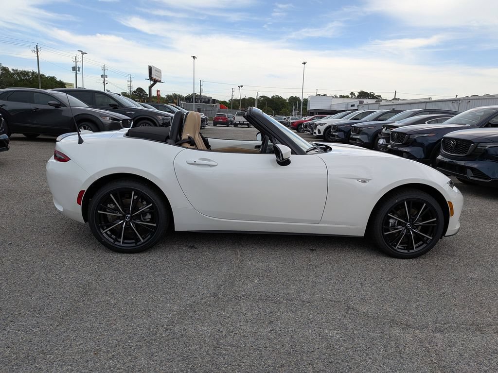 New 2026 MAZDA MX-5 Miata Grand Touring RWD image 3