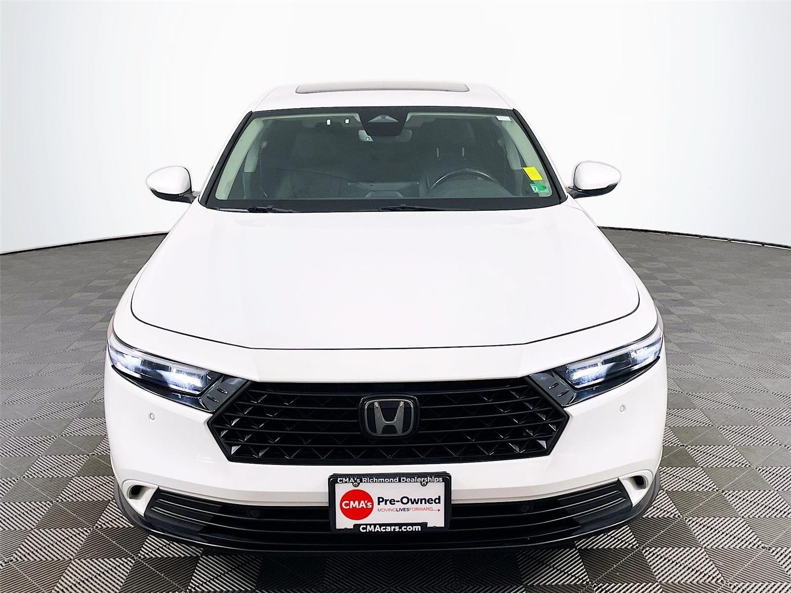 Used 2023 Honda Accord EX-L image 2