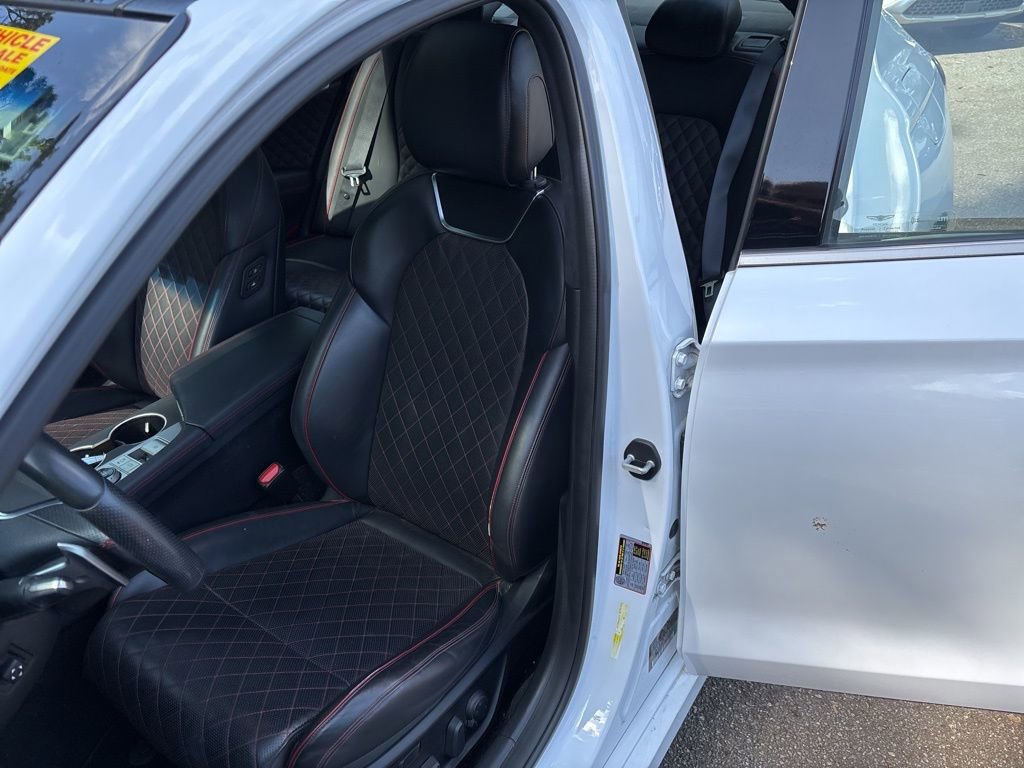 Used 2019 Genesis G70 3.3T Advanced w/ Sport Package image 4