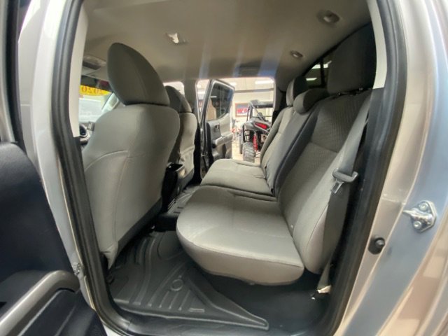 Used 2020 Toyota Tacoma SR5 RWD image 15