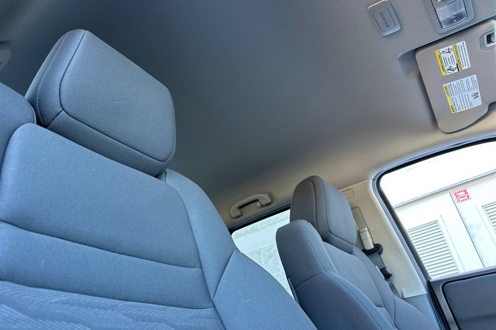 Used 2025 Nissan Frontier S RWD image 13