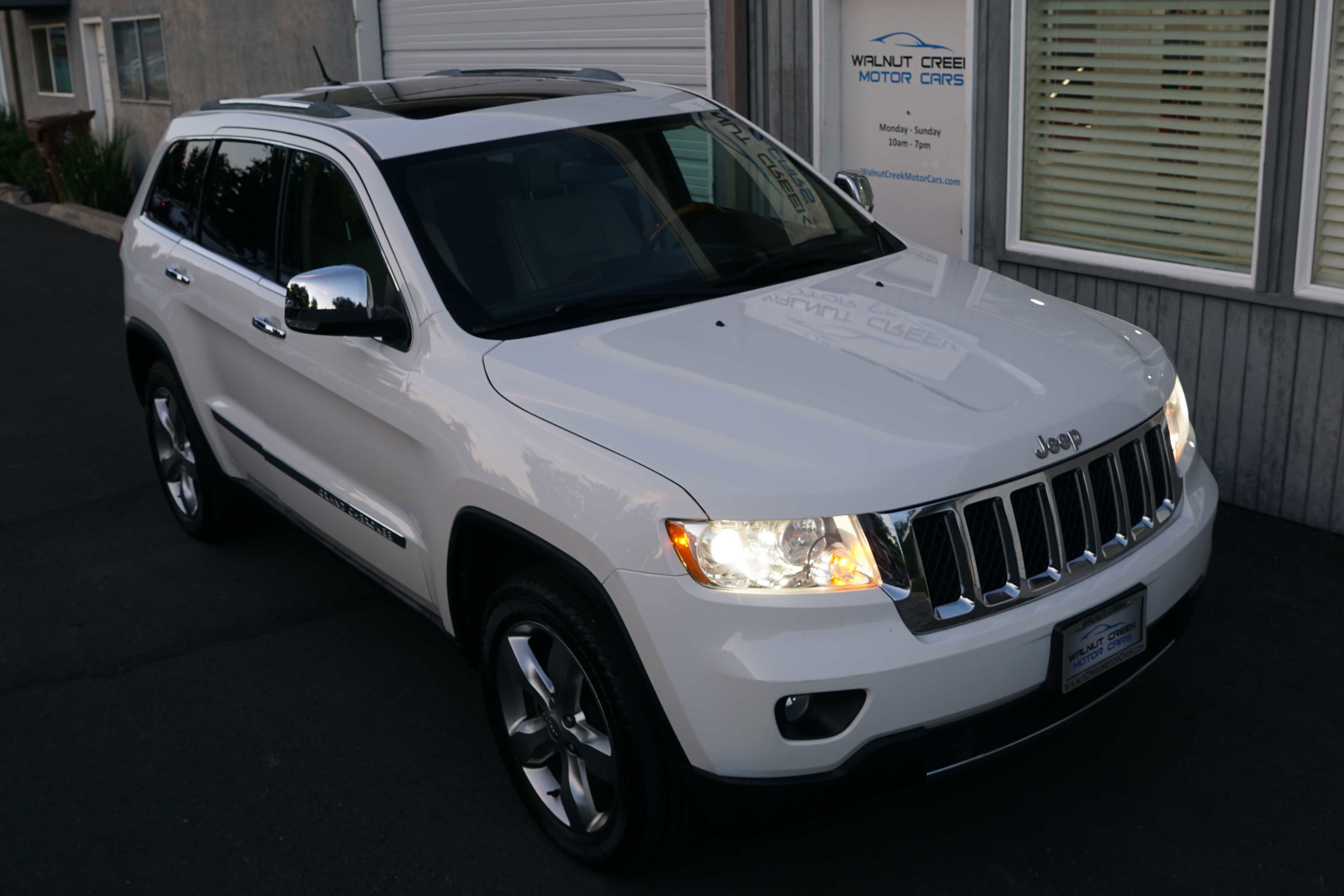 Used 2012 Jeep Grand Cherokee Overland image 26