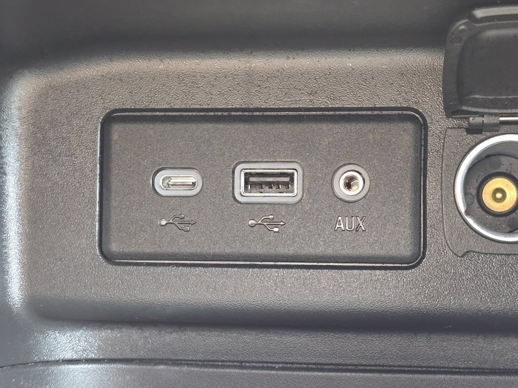 Used 2024 Chevrolet Equinox LT w/ LPO, Floor Liner Package AWD/4WD image 6