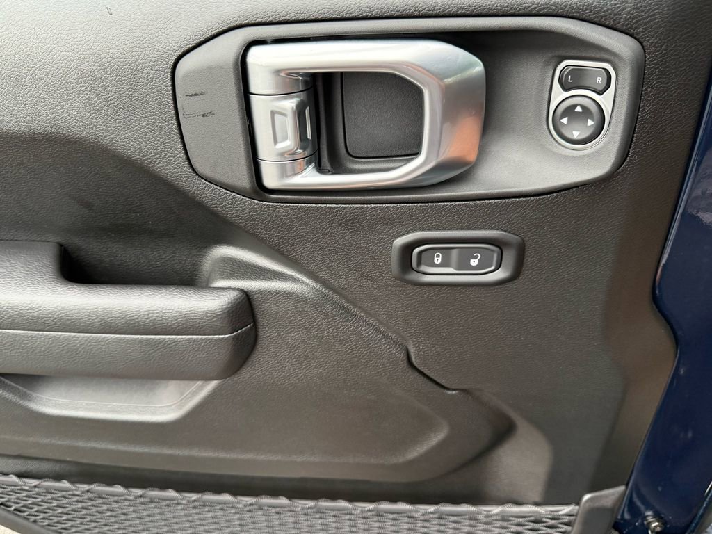 Used 2025 Jeep Gladiator Rubicon w/ Convenience Group image 24