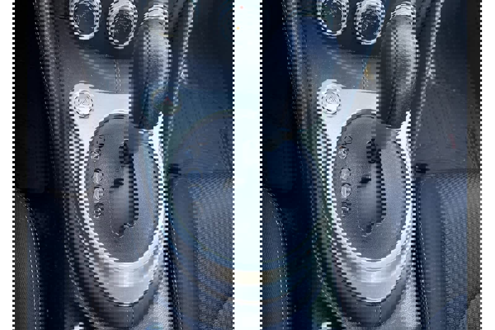 Used 2016 Nissan 370Z Coupe image 19