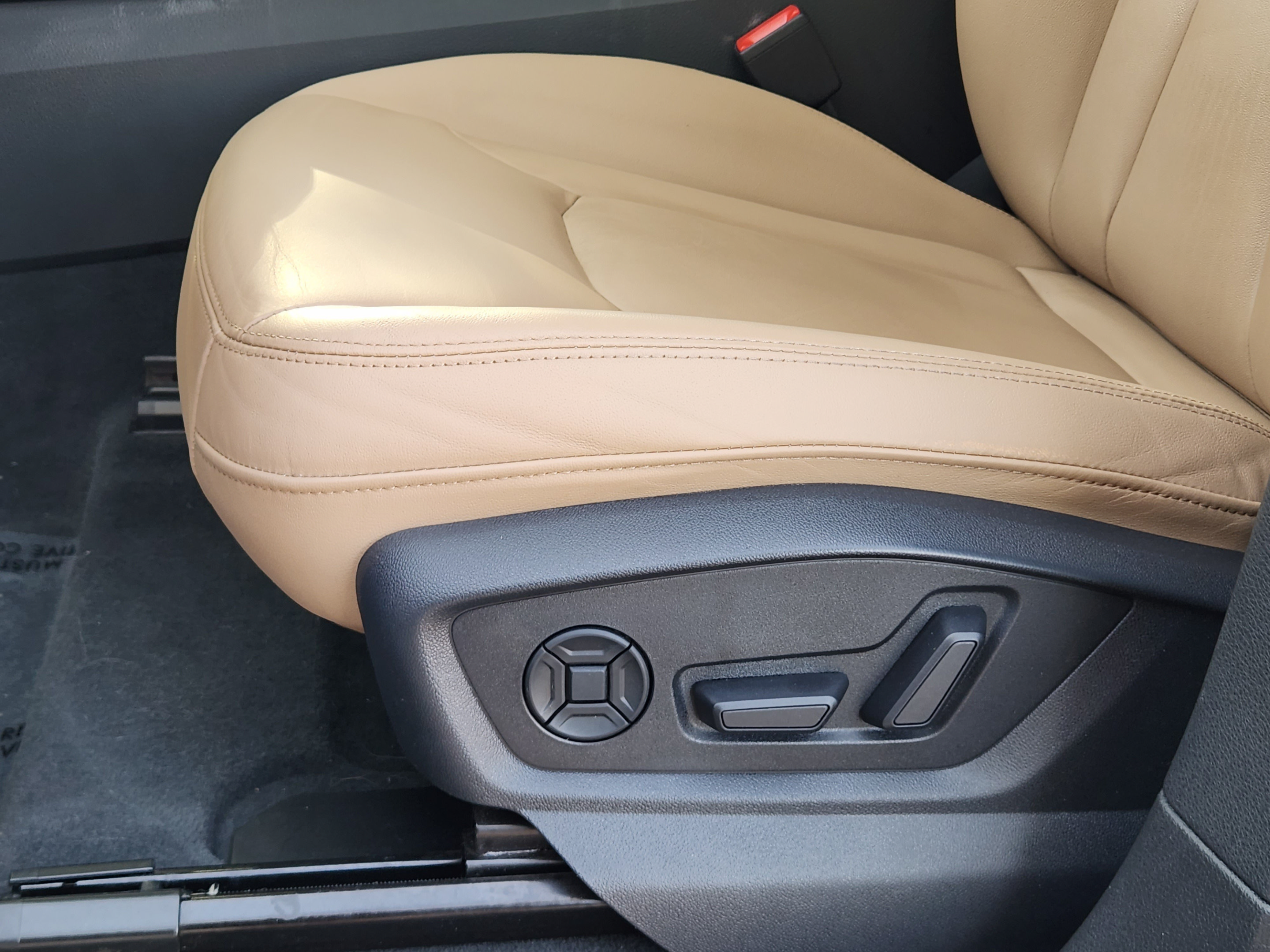 Used 2021 Audi Q8 Premium w/ Black Optic Package AWD/4WD image 20