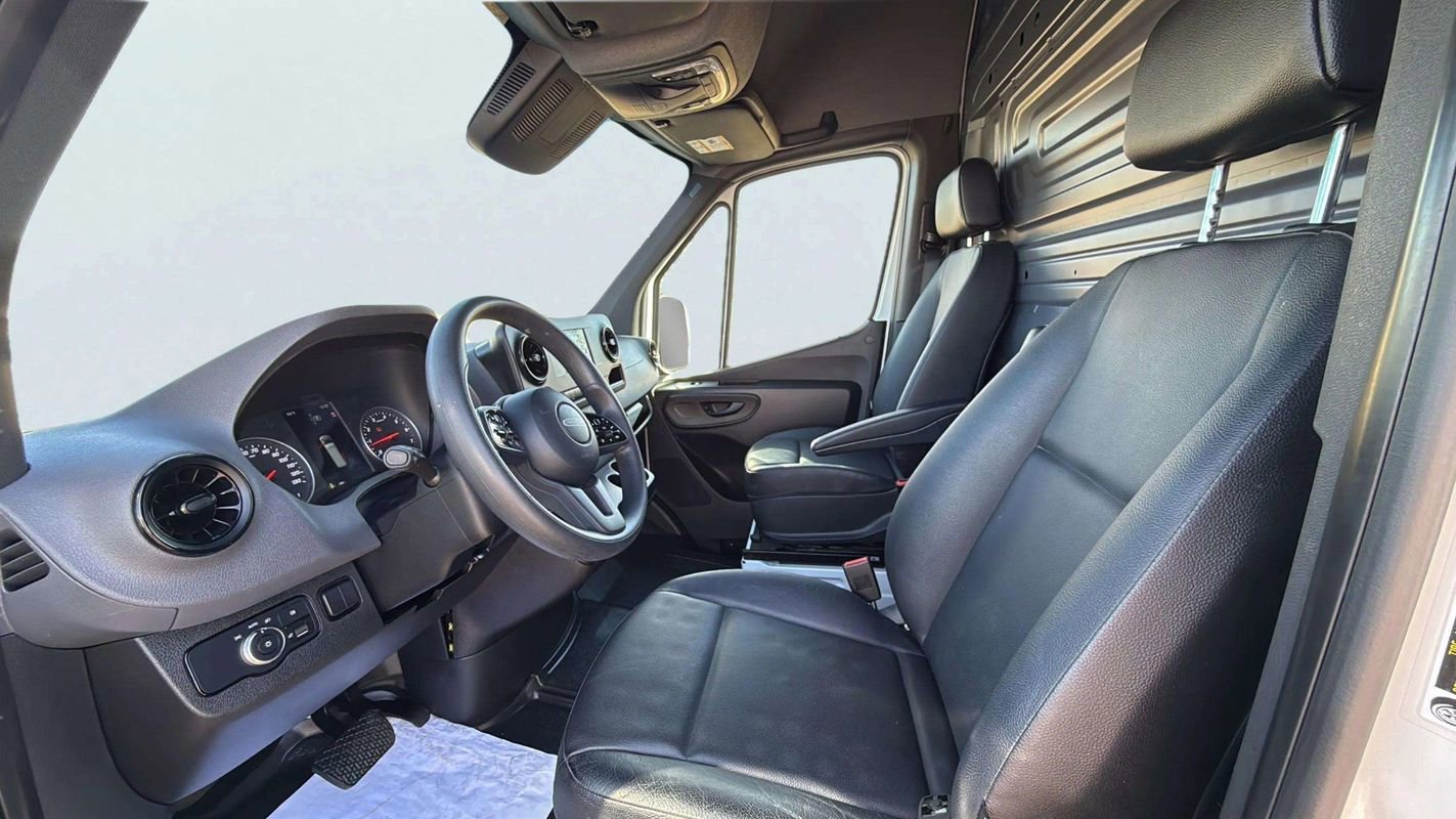 Used 2021 Freightliner Sprinter 2500 image 13