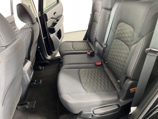Used 2024 Nissan Pathfinder SV image 44