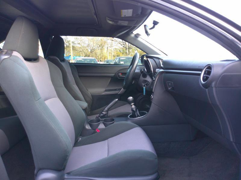 Used 2015 Scion tC FWD image 17