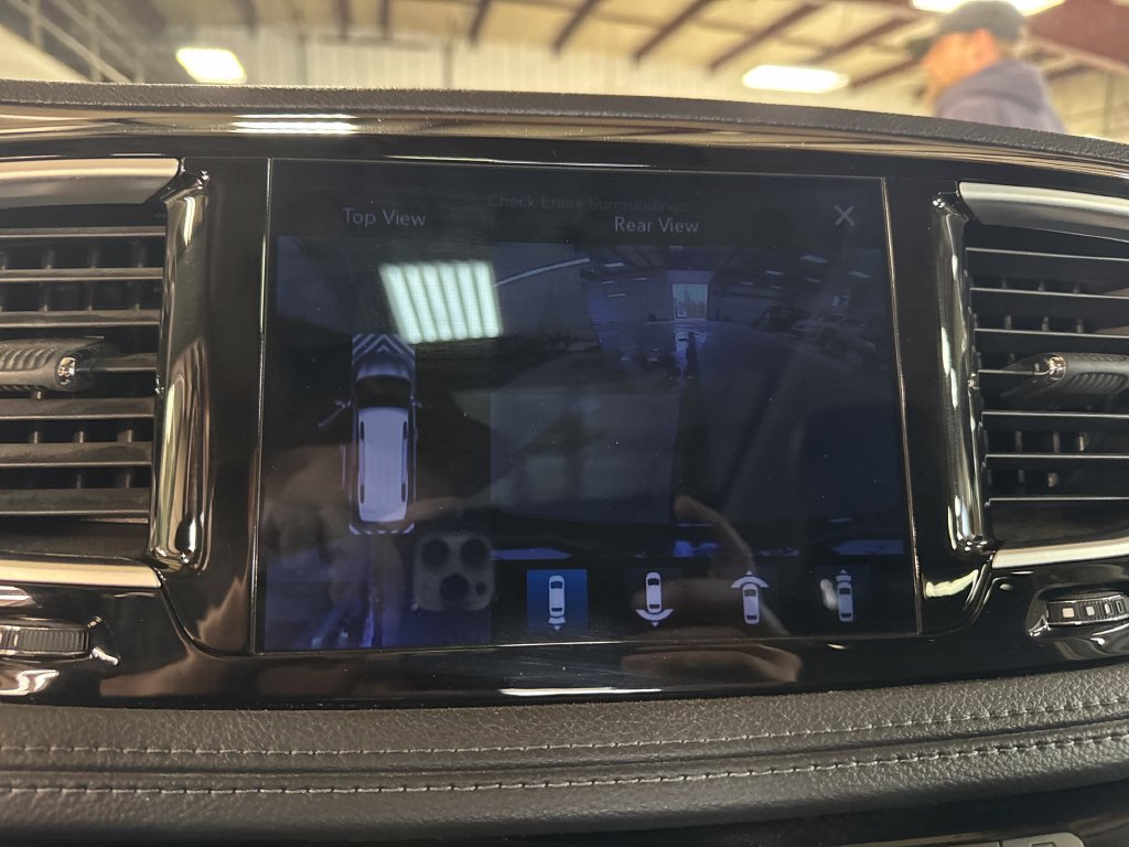 Used 2017 Chrysler Pacifica Limited FWD image 23