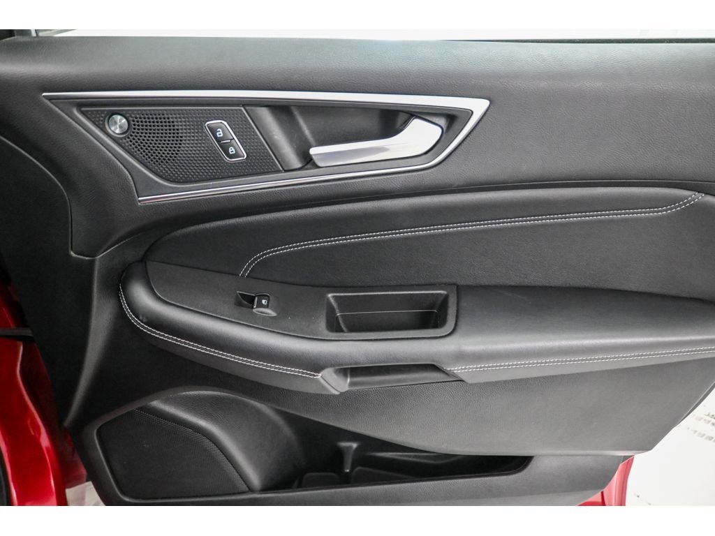 Used 2022 Ford Edge Titanium w/ Class II Trailer Tow Package image 17