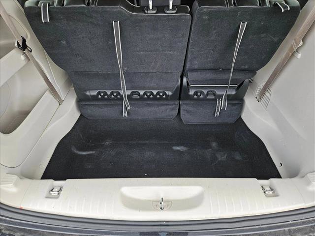 Used 2024 Chrysler Pacifica Touring-L image 6