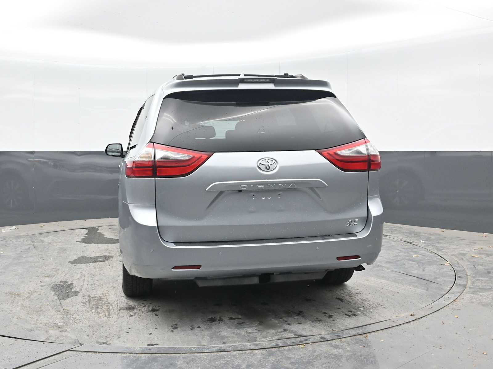 Used 2020 Toyota Sienna XLE w/ XLE Navigation Package AWD/4WD image 11
