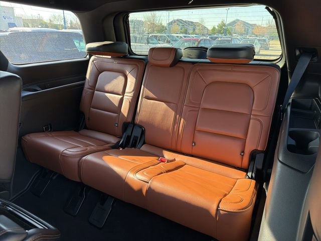 Used 2018 Lincoln Navigator Reserve w/ Technology Package image 16