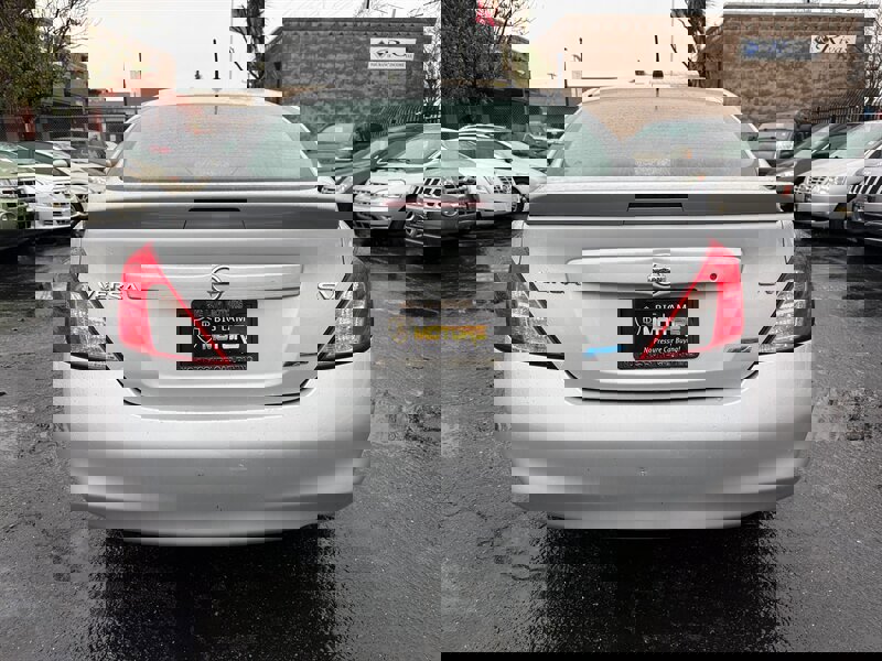 Used 2014 Nissan Versa SV image 6