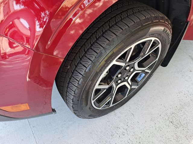 Certified 2025 Ford Maverick Lariat AWD/4WD image 28