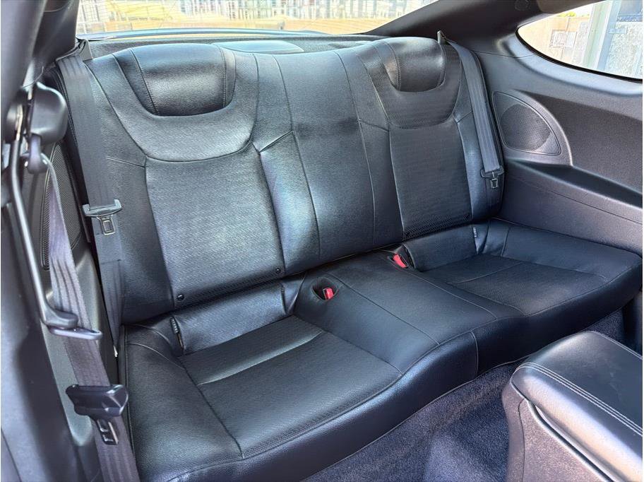 Used 2015 Hyundai Genesis 3.8 RWD image 13