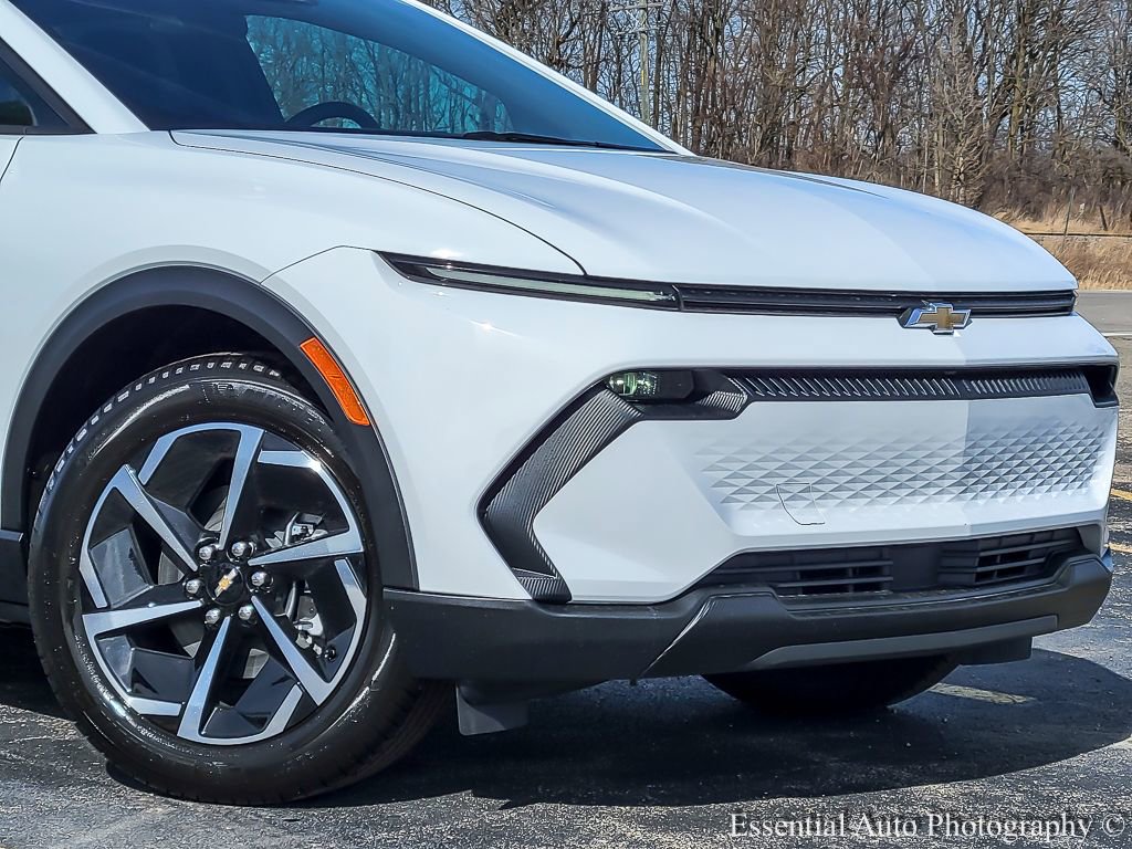 New 2026 Chevrolet Equinox EV LT FWD image 2