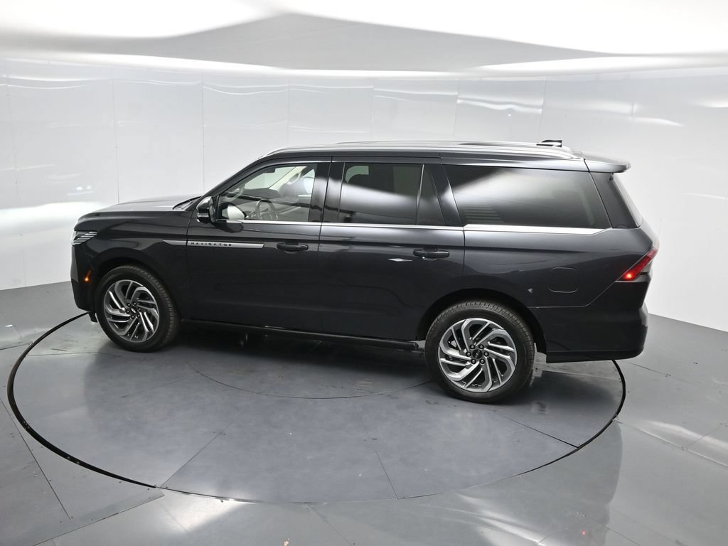 Used 2025 Lincoln Navigator Reserve AWD/4WD image 63