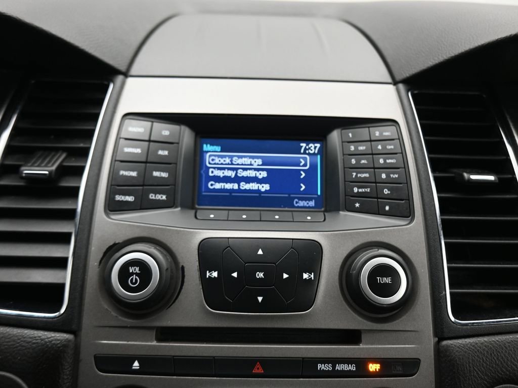 Used 2018 Ford Taurus SEL image 16