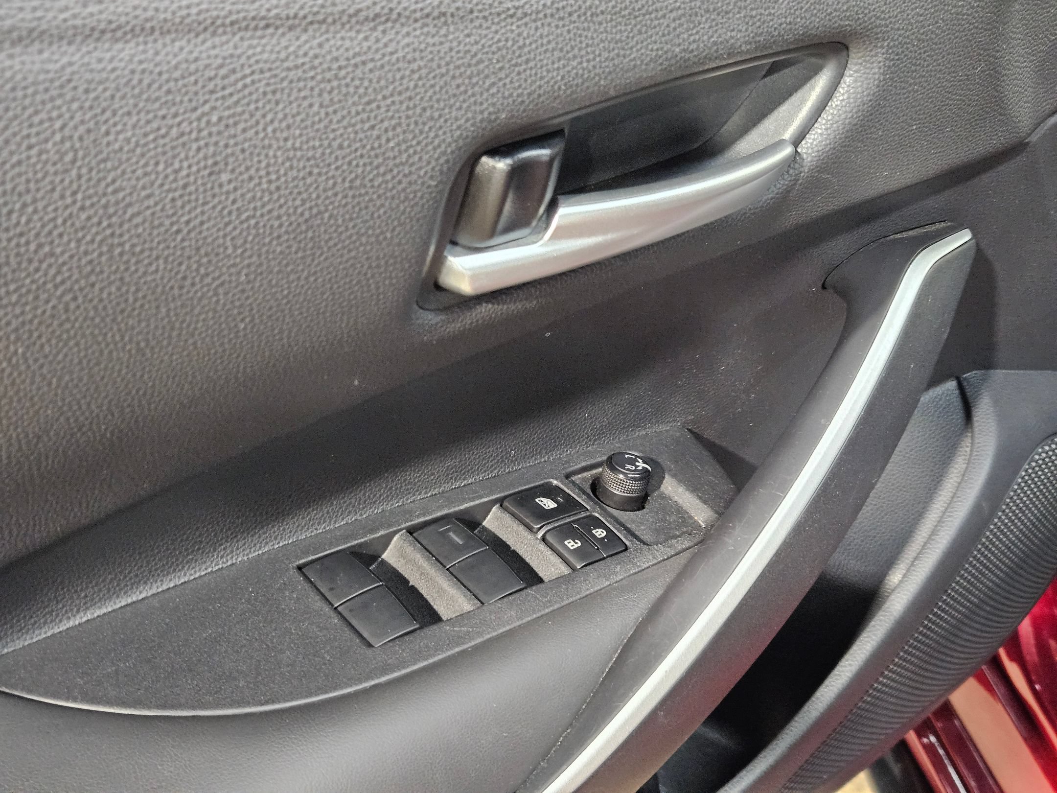 Used 2025 Toyota Corolla SE FWD image 21