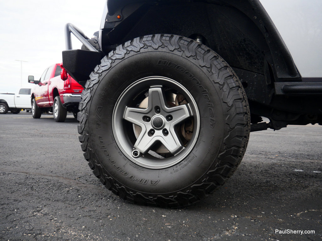 Used 2013 Jeep Wrangler Unlimited Rubicon w/ Connectivity Group image 17