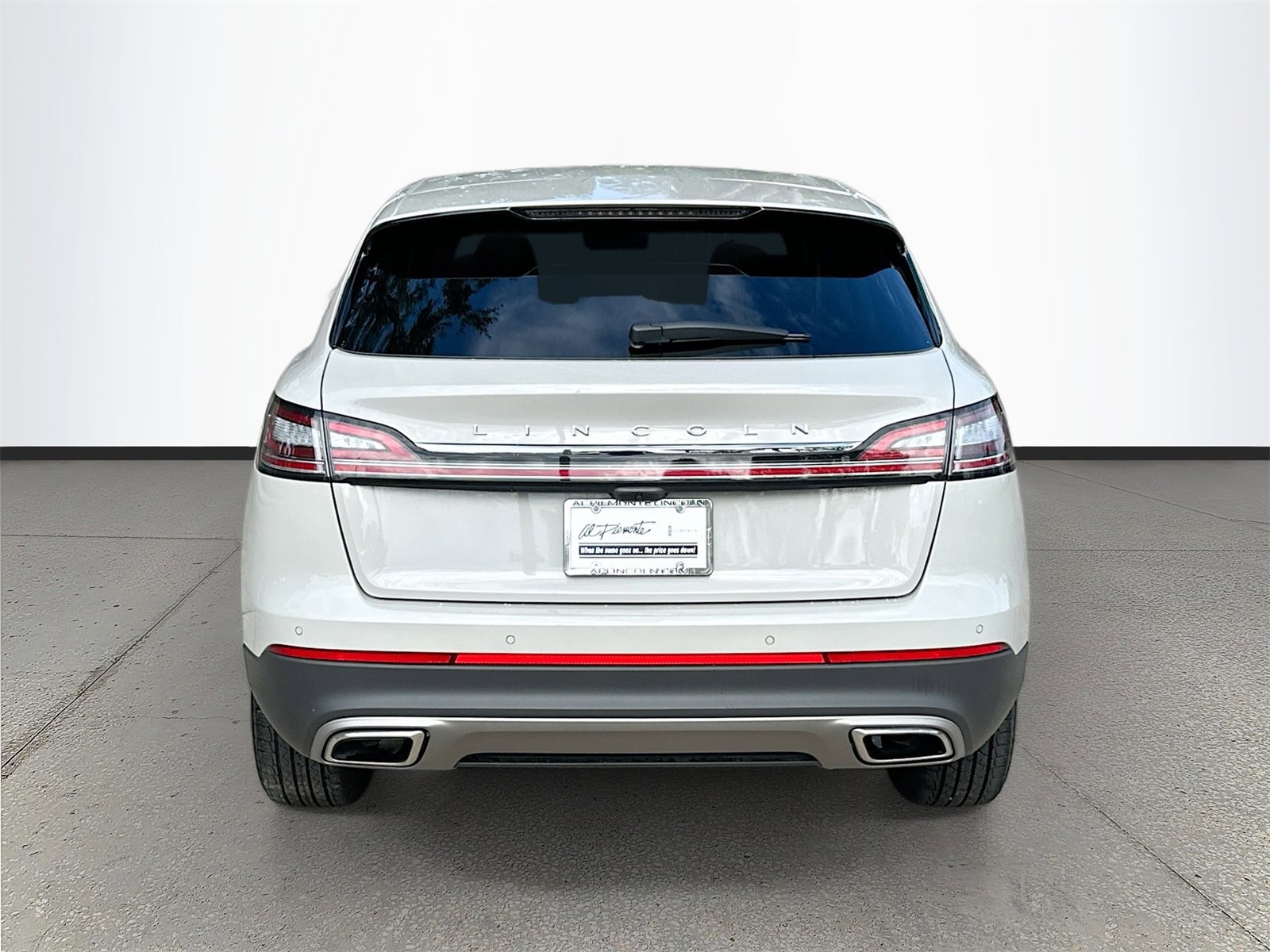 Used 2023 Lincoln Nautilus AWD w/ Premium Package image 6