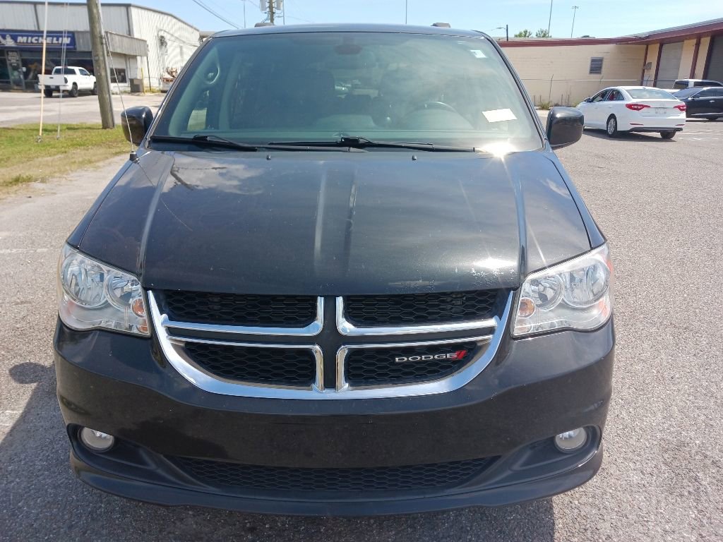 Used 2019 Dodge Grand Caravan SXT FWD image 2