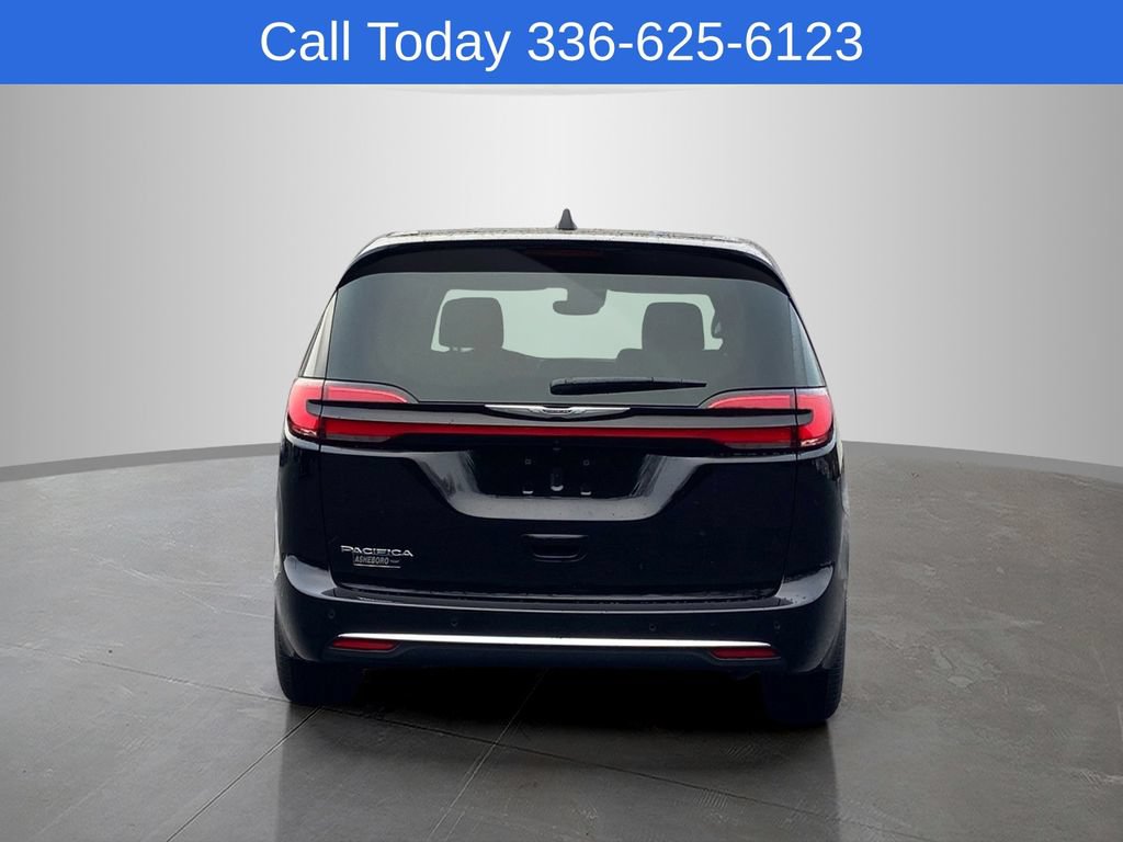New 2026 Chrysler Pacifica Select FWD image 8