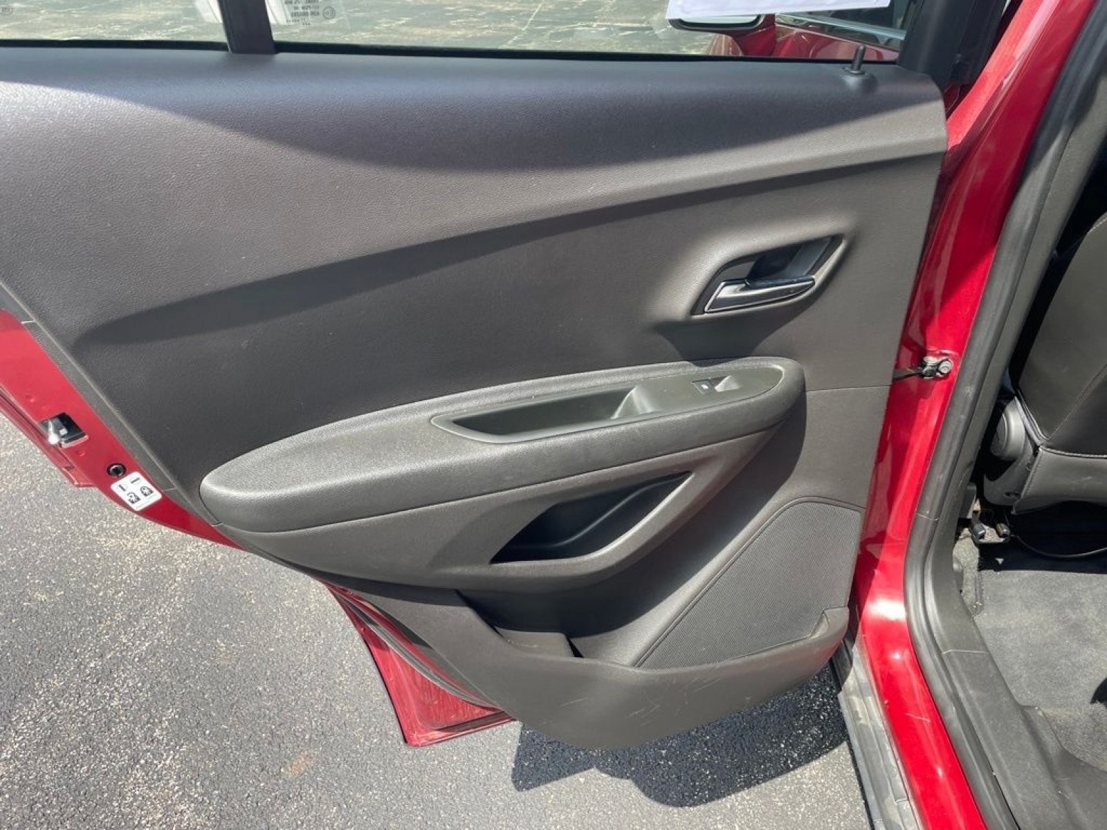 Used 2018 Chevrolet Trax Premier FWD image 25